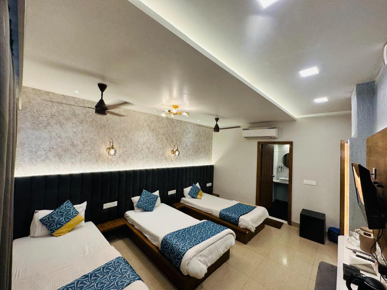Hotel Deva Inn Varanasi Luaran gambar