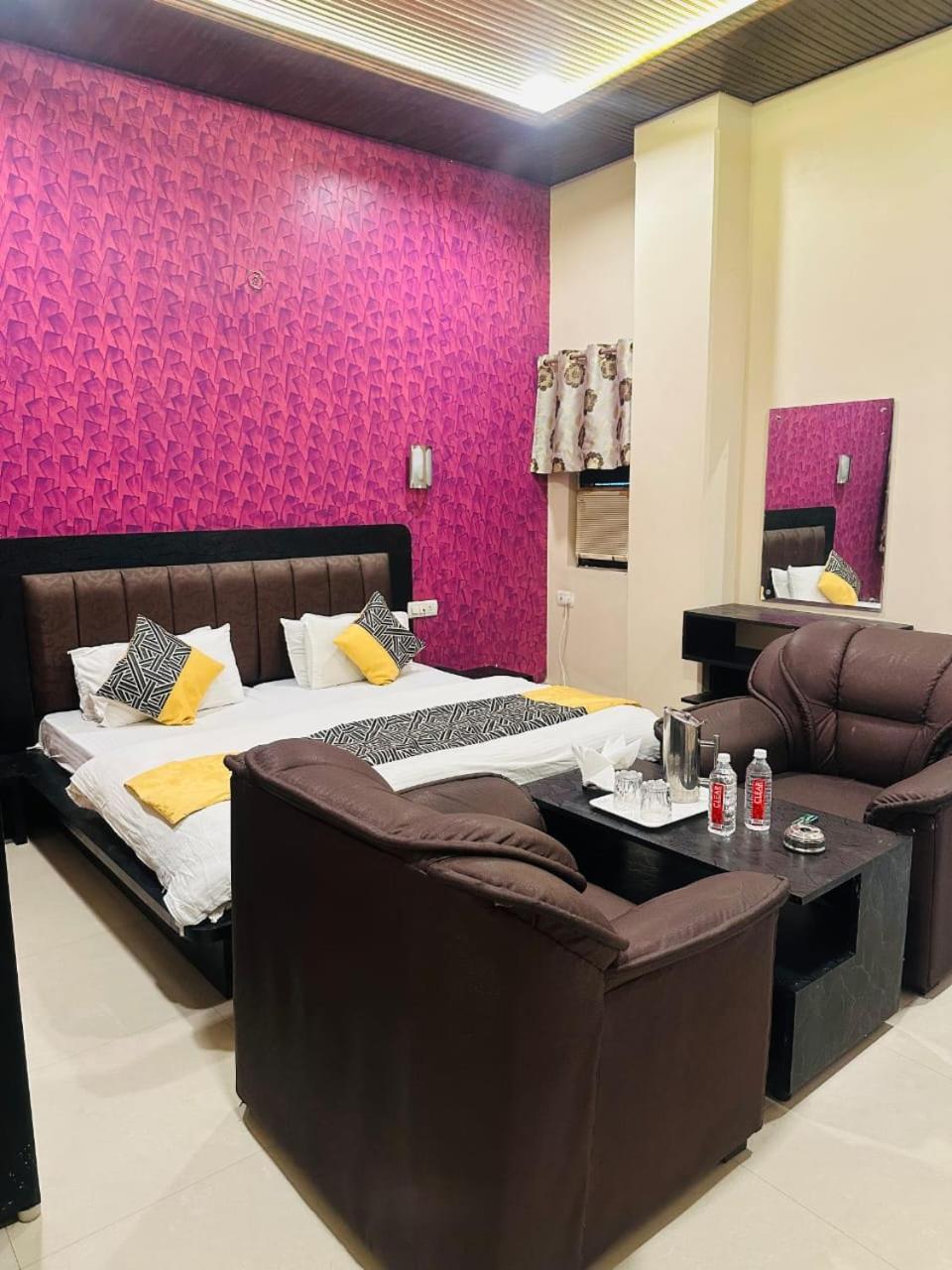 Hotel Deva Inn Varanasi Luaran gambar