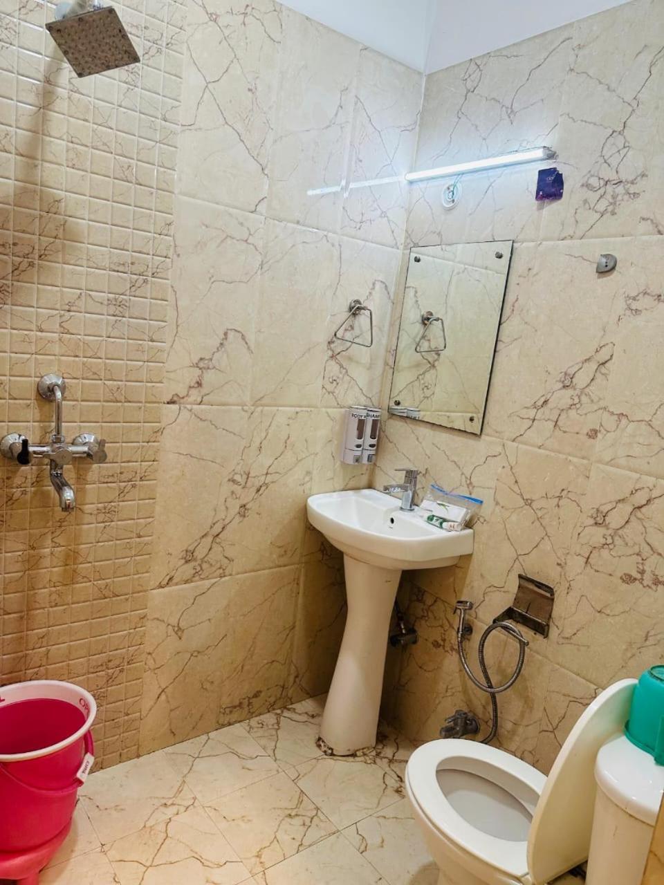 Hotel Deva Inn Varanasi Luaran gambar