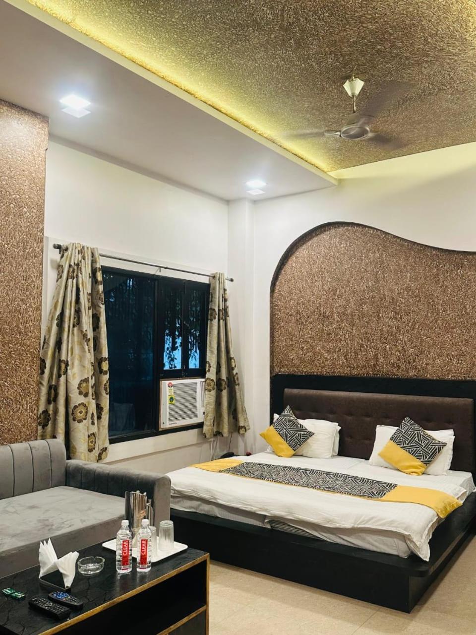 Hotel Deva Inn Varanasi Luaran gambar