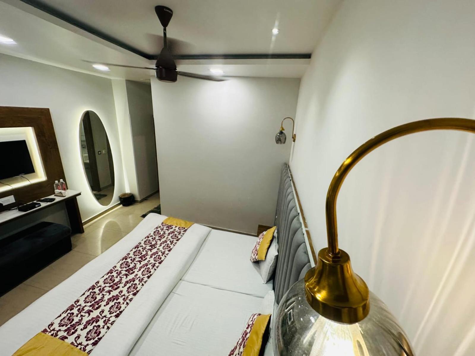 Hotel Deva Inn Varanasi Luaran gambar