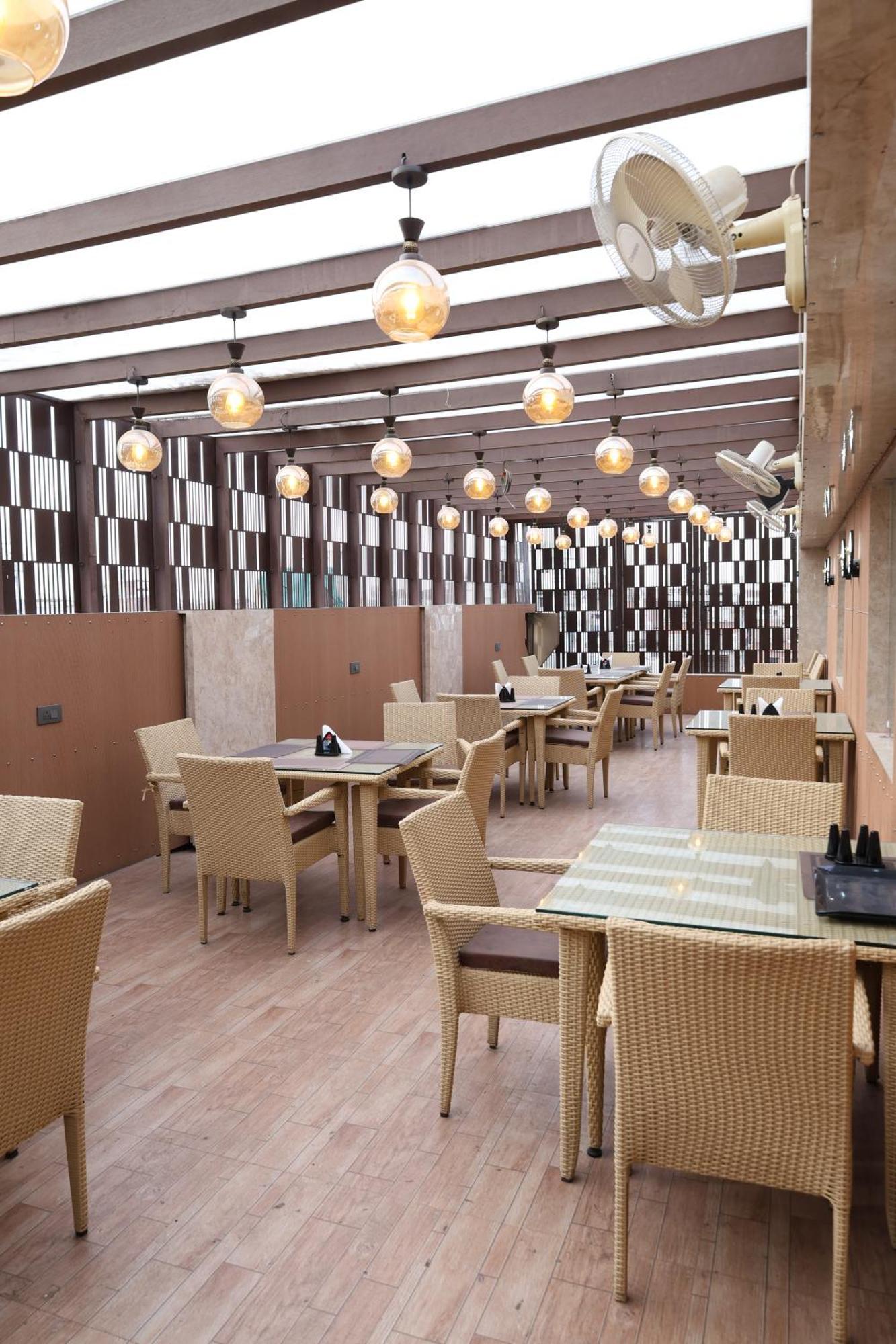 Hotel Deva Inn Varanasi Luaran gambar